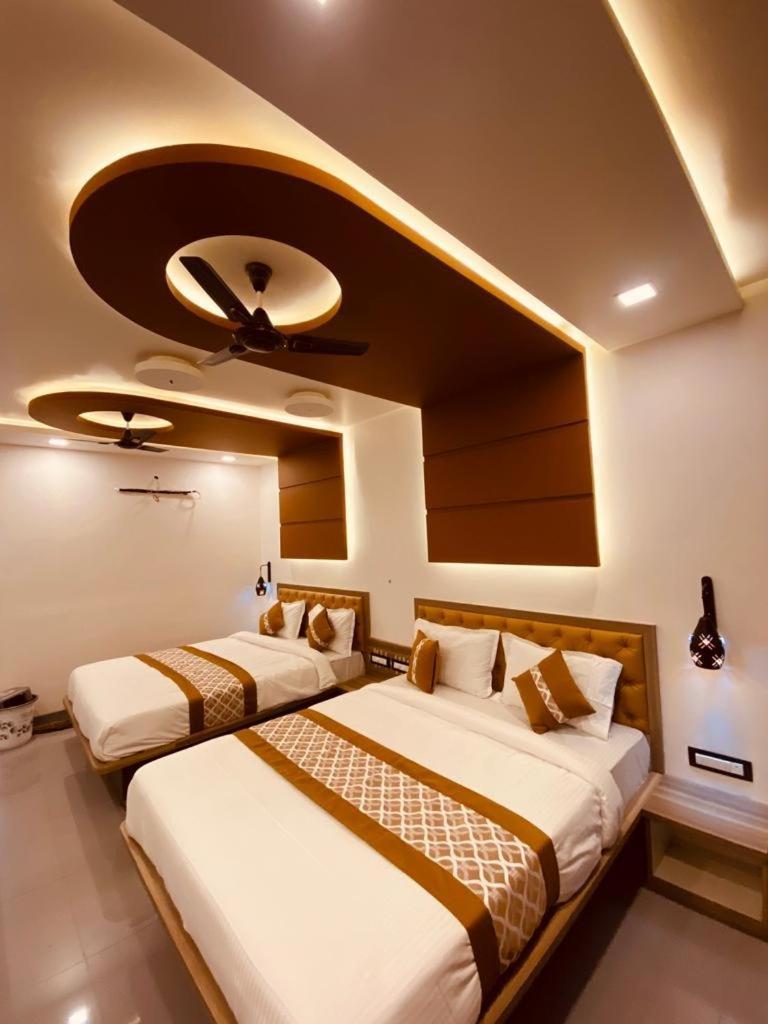 Hollywood Palace Resort Panchgani Bagian luar foto