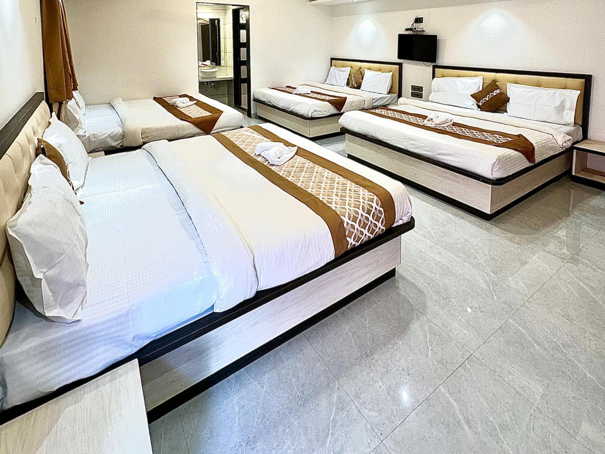 Hollywood Palace Resort Panchgani Bagian luar foto