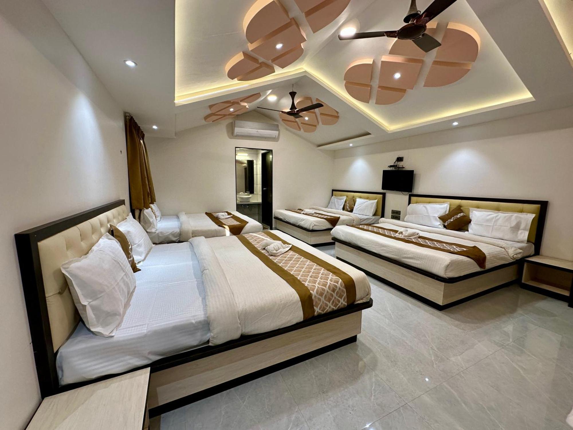 Hollywood Palace Resort Panchgani Bagian luar foto