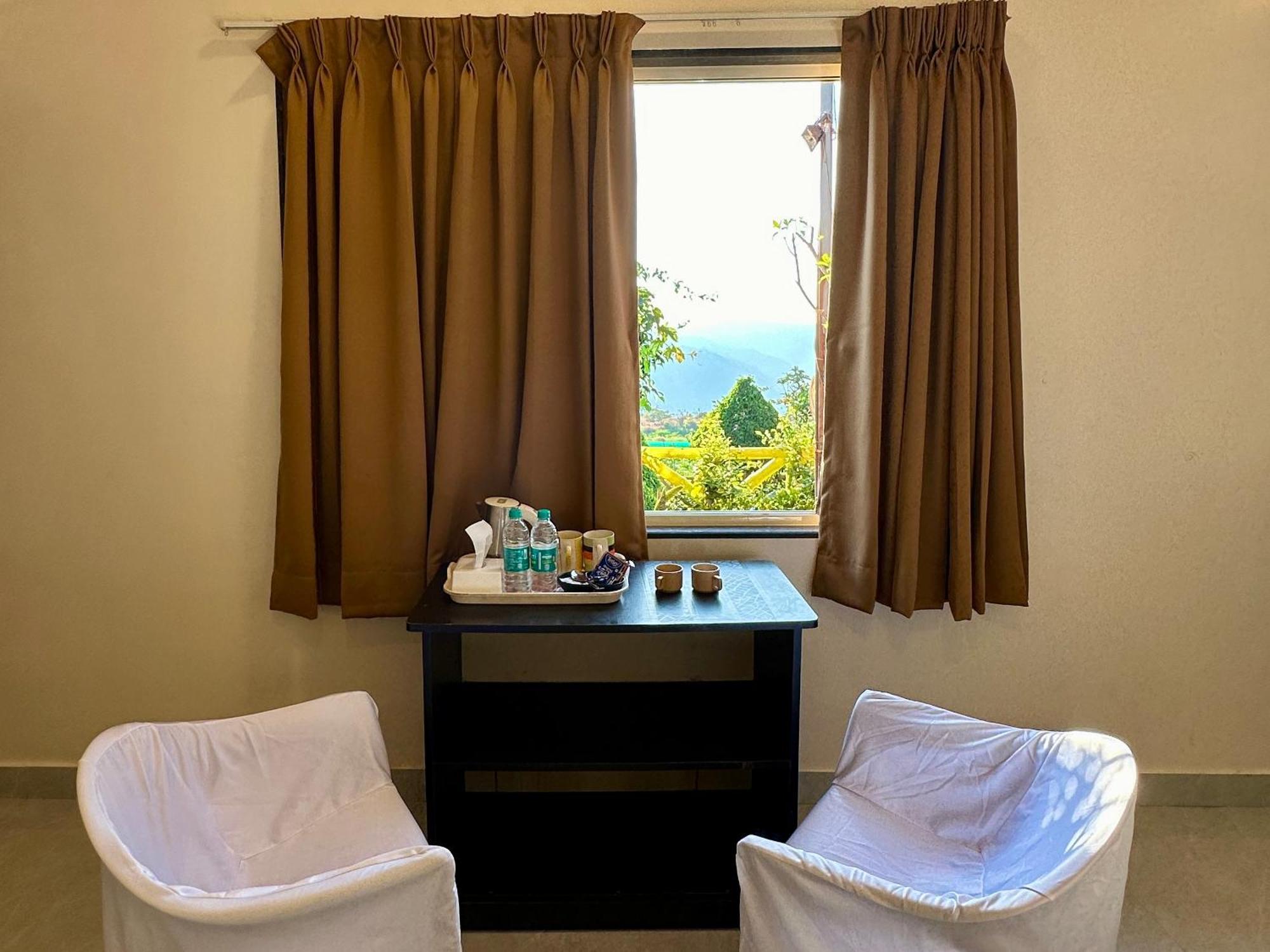 Hollywood Palace Resort Panchgani Bagian luar foto