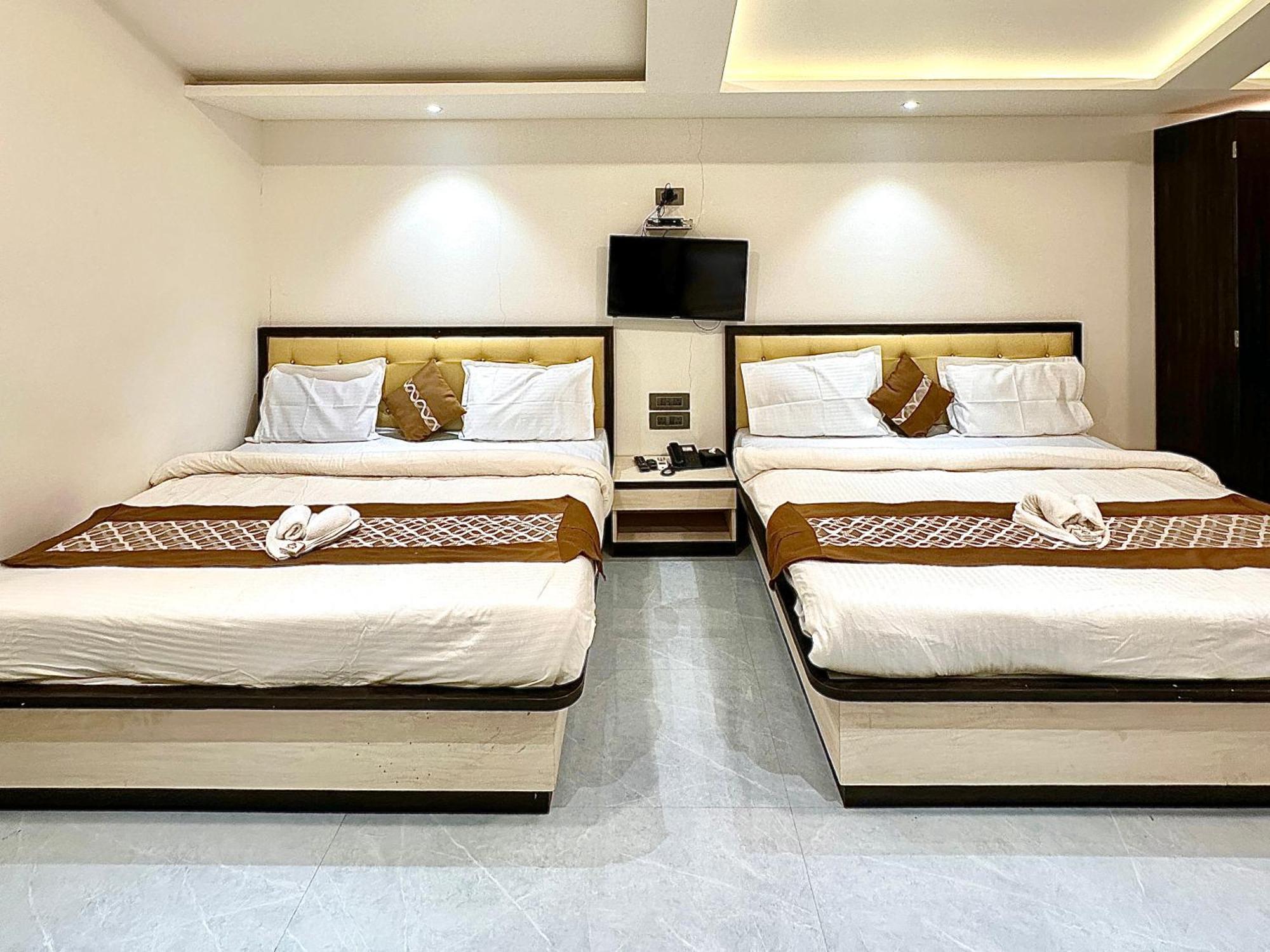 Hollywood Palace Resort Panchgani Bagian luar foto